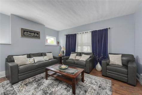 1631 Cohassett Avenue Lakewood OH 44107