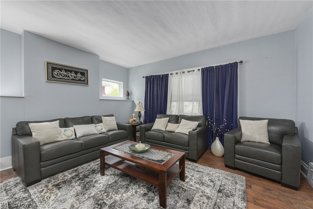 1631 Cohassett Avenue Lakewood OH 44107