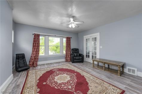 1631 Cohassett Avenue Lakewood OH 44107