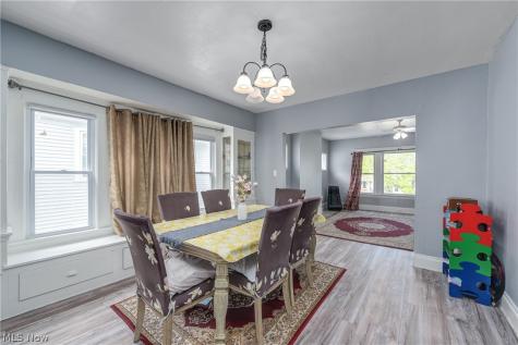 1631 Cohassett Avenue Lakewood OH 44107