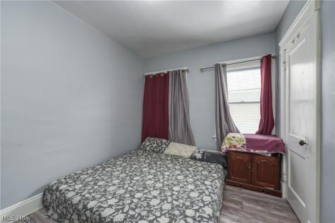 1631 Cohassett Avenue Lakewood OH 44107