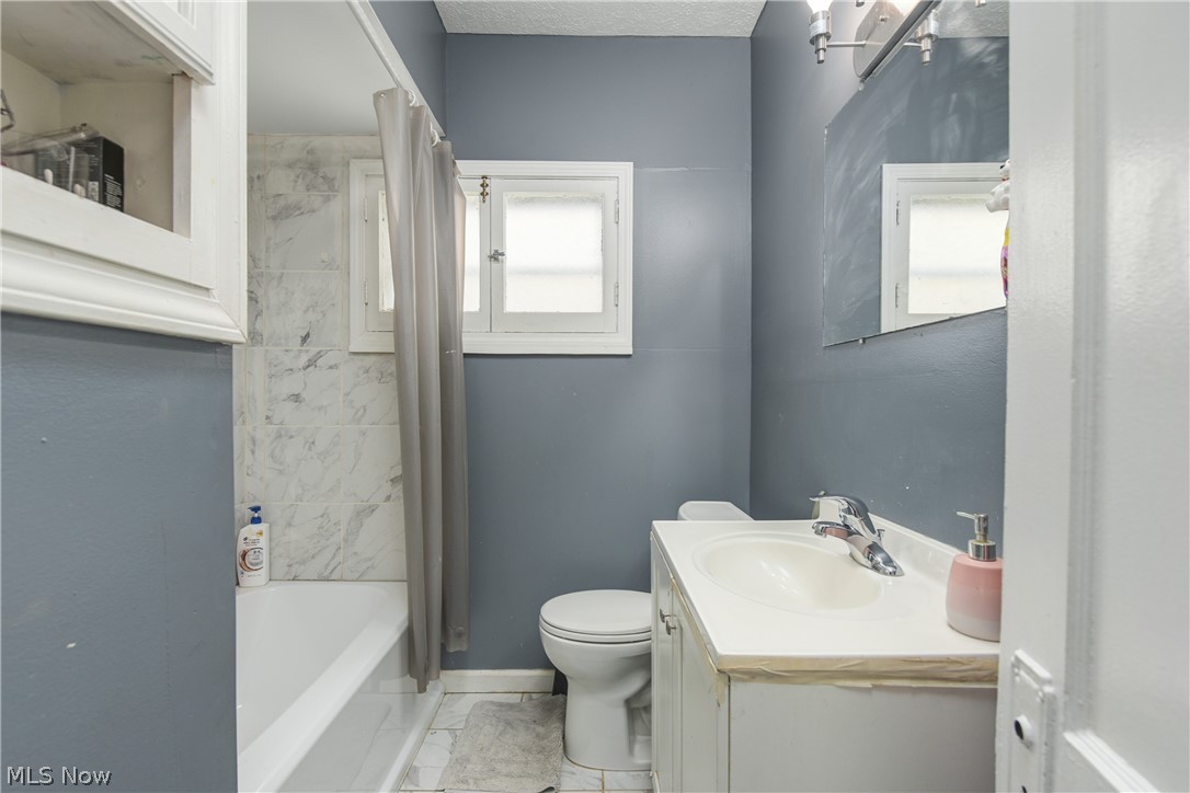 1631 Cohassett Avenue Lakewood OH 44107