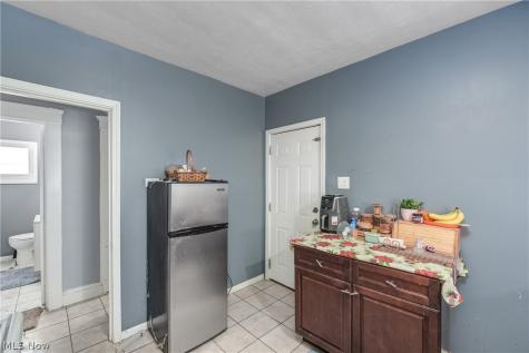 1631 Cohassett Avenue Lakewood OH 44107