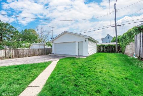 1631 Cohassett Avenue Lakewood OH 44107