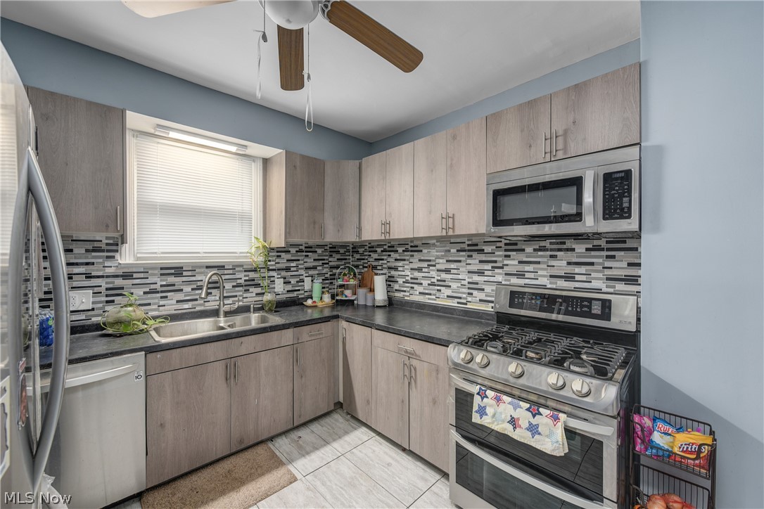 1631 Cohassett Avenue Lakewood OH 44107