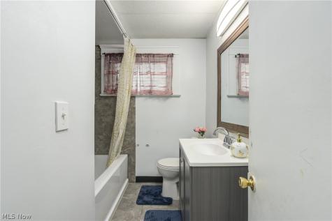 1631 Cohassett Avenue Lakewood OH 44107