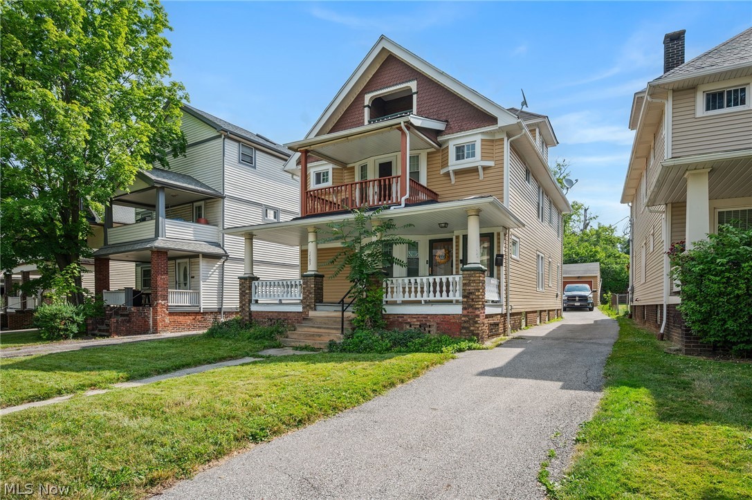 1703-1705 Glenmont Road Cleveland Heights OH 44118