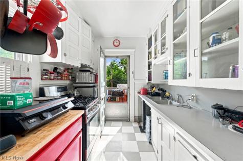 1703-1705 Glenmont Road Cleveland Heights OH 44118