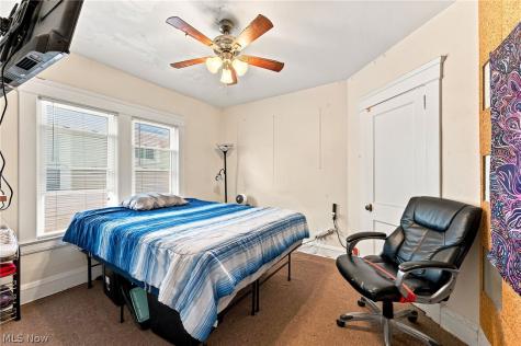 1703-1705 Glenmont Road Cleveland Heights OH 44118