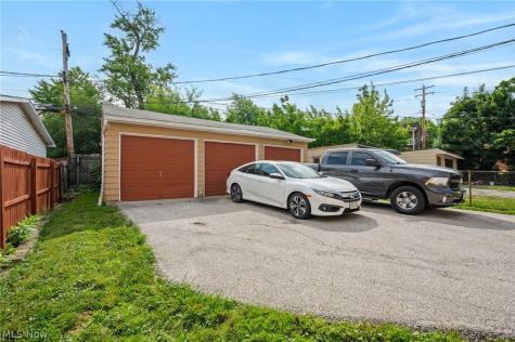 1703-1705 Glenmont Road Cleveland Heights OH 44118