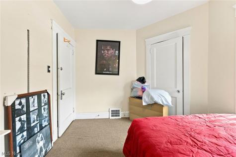 1703-1705 Glenmont Road Cleveland Heights OH 44118