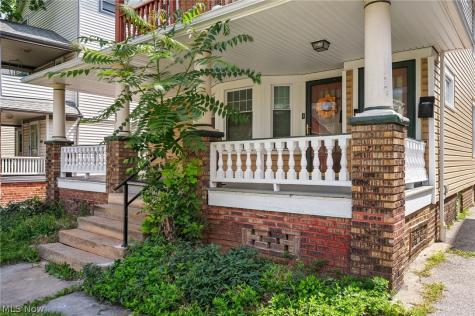 1703-1705 Glenmont Road Cleveland Heights OH 44118