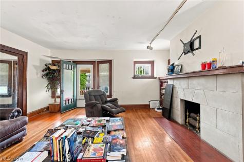 1703-1705 Glenmont Road Cleveland Heights OH 44118