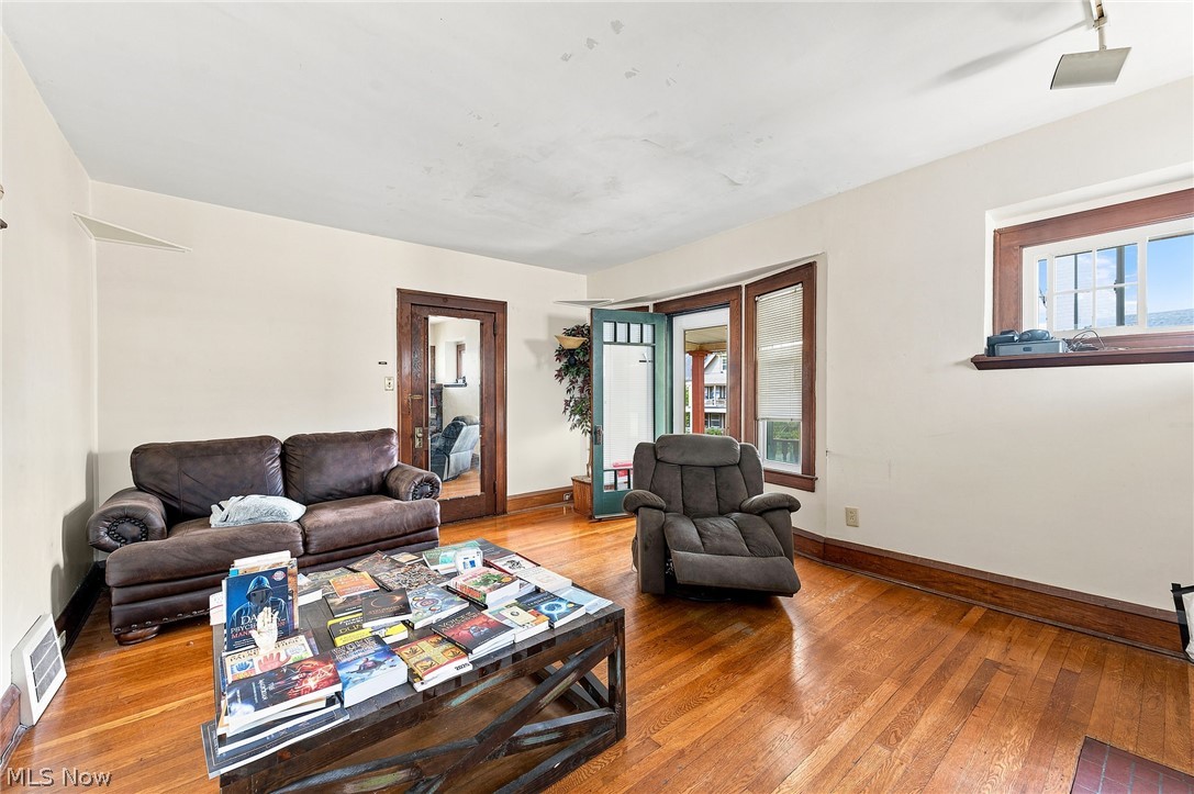 1703-1705 Glenmont Road Cleveland Heights OH 44118