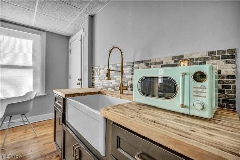 4024 E 26th Street Newburgh Heights OH 44105