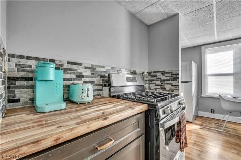 4024 E 26th Street Newburgh Heights OH 44105