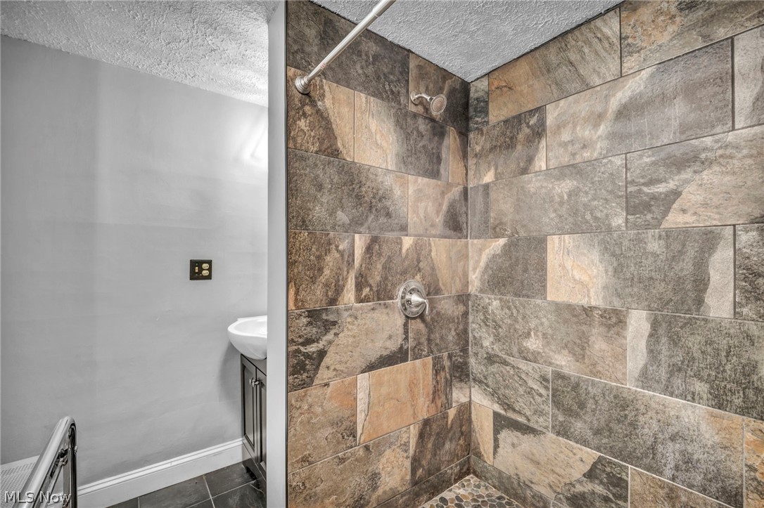4024 E 26th Street Newburgh Heights OH 44105