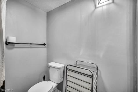 4024 E 26th Street Newburgh Heights OH 44105