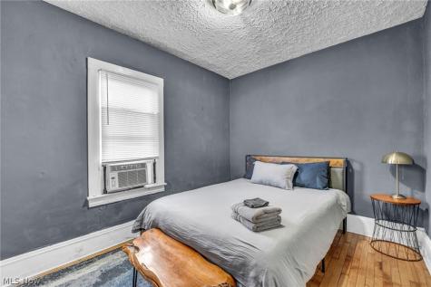 4024 E 26th Street Newburgh Heights OH 44105
