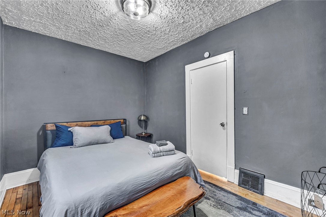 4024 E 26th Street Newburgh Heights OH 44105