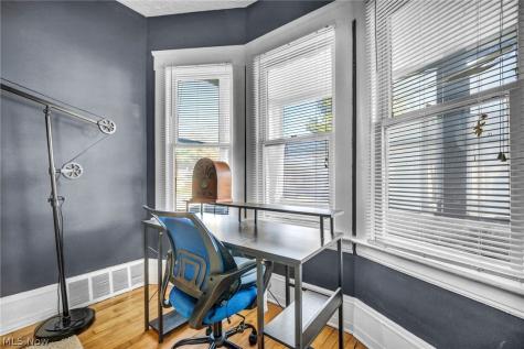 4024 E 26th Street Newburgh Heights OH 44105