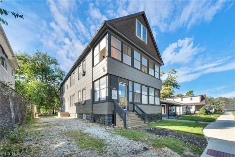 4024 E 26th Street Newburgh Heights OH 44105