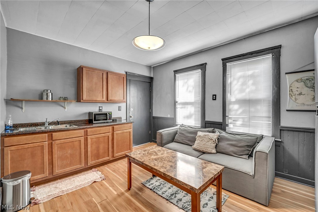 4024 E 26th Street Newburgh Heights OH 44105