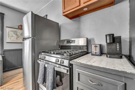 4024 E 26th Street Newburgh Heights OH 44105
