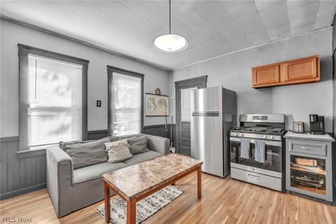 4024 E 26th Street Newburgh Heights OH 44105