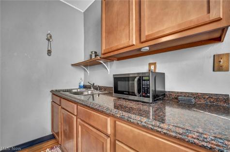 4024 E 26th Street Newburgh Heights OH 44105