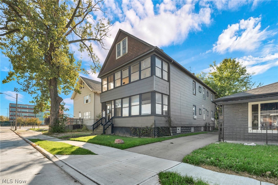 4024 E 26th Street Newburgh Heights OH 44105