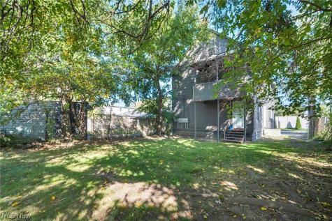 4024 E 26th Street Newburgh Heights OH 44105