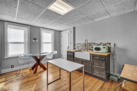 4024 E 26th Street Newburgh Heights OH 44105