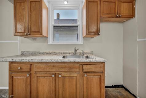 3667 E 61st Street Cleveland OH 44105