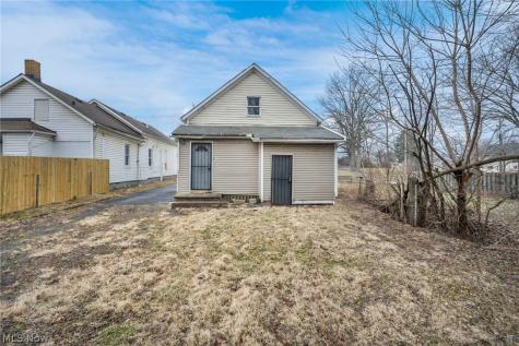3667 E 61st Street Cleveland OH 44105