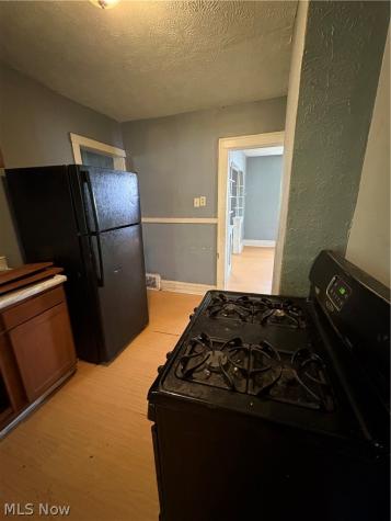13821 Deise Avenue Cleveland OH 44110
