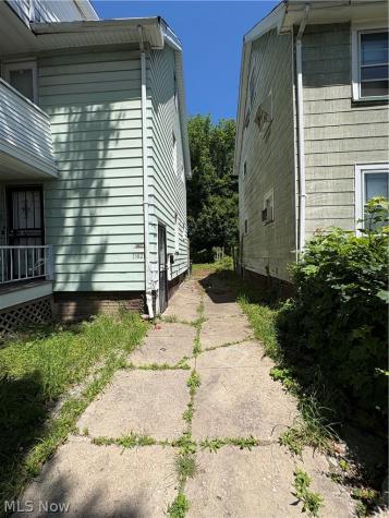 13821 Deise Avenue Cleveland OH 44110
