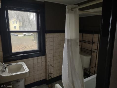 531-533-535-539 Allyn Street Akron OH 44311