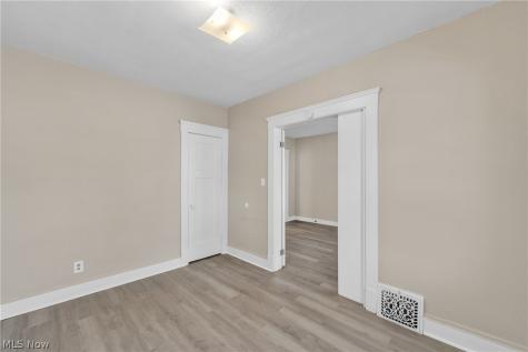 3011 Bradwell Avenue Cleveland OH 44109