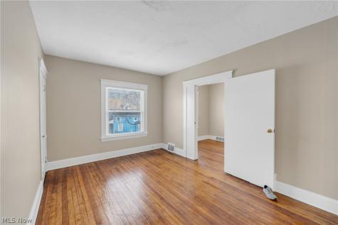 3011 Bradwell Avenue Cleveland OH 44109