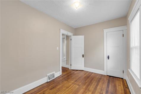 3011 Bradwell Avenue Cleveland OH 44109