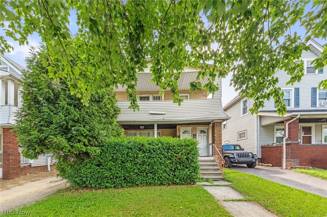 2219 Chesterland Avenue Lakewood OH 44107