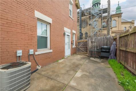 751 Starkweather Cleveland OH 44113