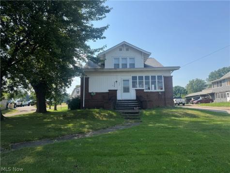 521 S Prospect Avenue S Hartville OH 44632