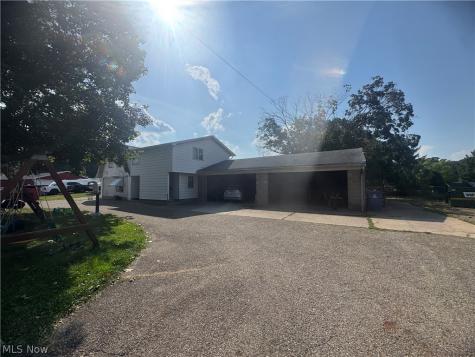 521 S Prospect Avenue S Hartville OH 44632
