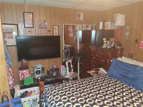 7016 Ivy Avenue Cleveland OH 44127