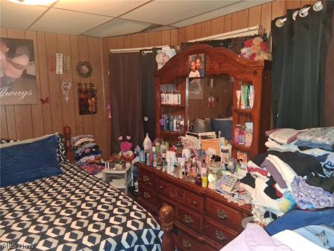 7016 Ivy Avenue Cleveland OH 44127