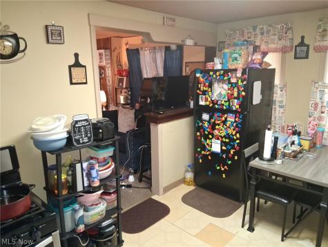 7016 Ivy Avenue Cleveland OH 44127