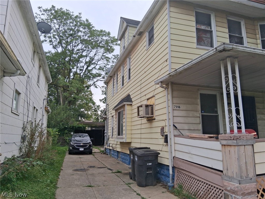 7016 Ivy Avenue Cleveland OH 44127