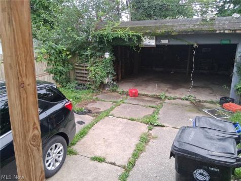 7016 Ivy Avenue Cleveland OH 44127